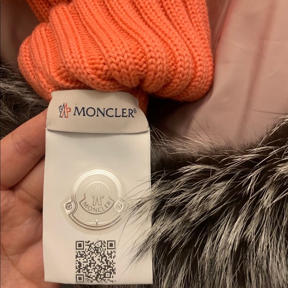 Moncler bunny hat - Picture 4 of 4